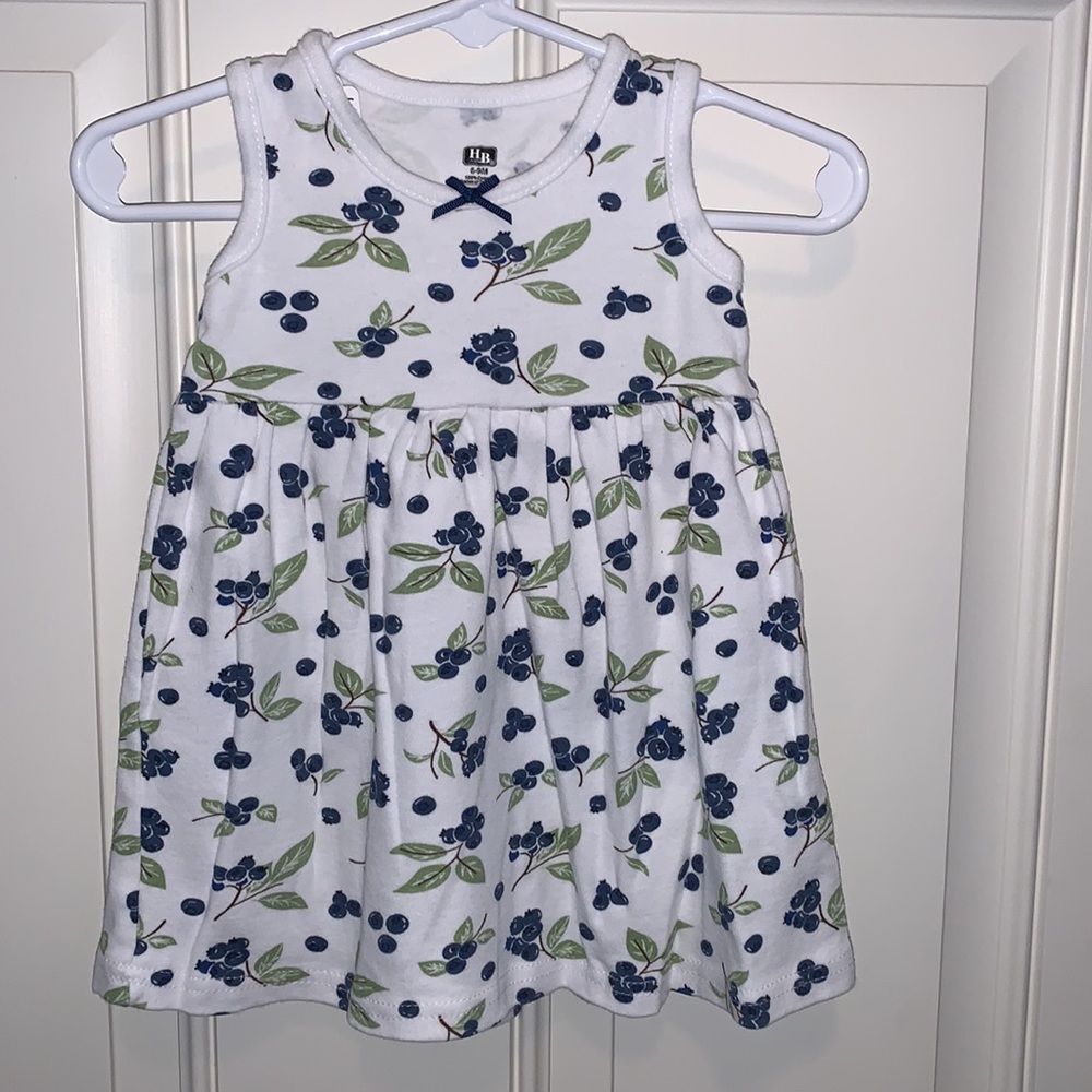 H B, 6-9m, Cute Sundress White w/ Blueberries, Super Comfy, T-Shirt Like Cotton